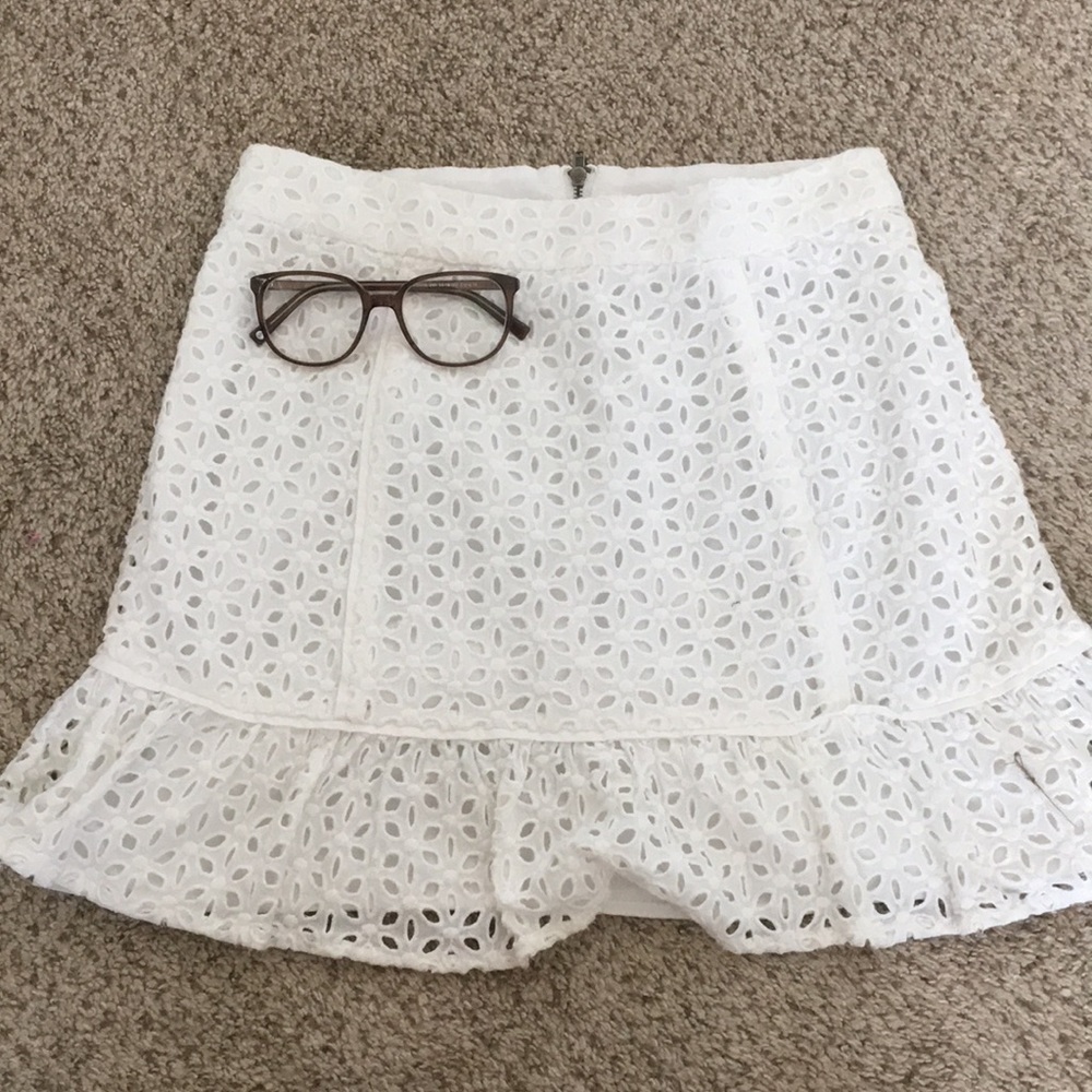 White skirt - Picture 3 of 3
